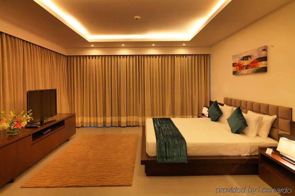 24 Tech Hotel Bangalore Exteriör bild