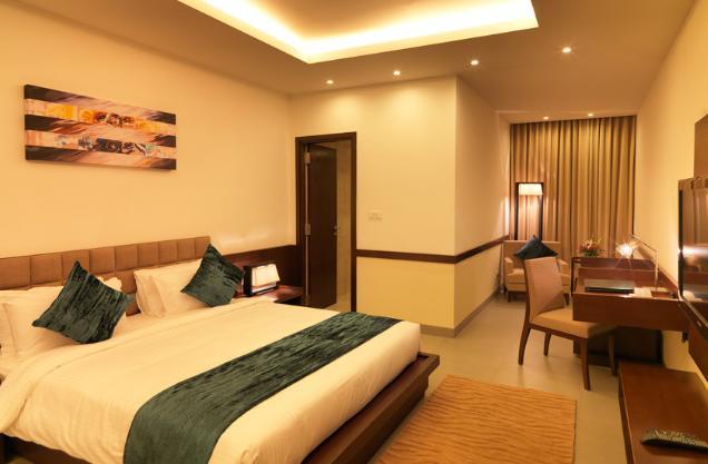24 Tech Hotel Bangalore Exteriör bild