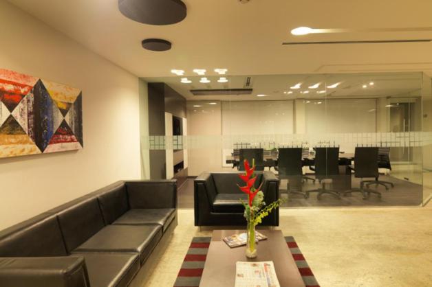 24 Tech Hotel Bangalore Exteriör bild
